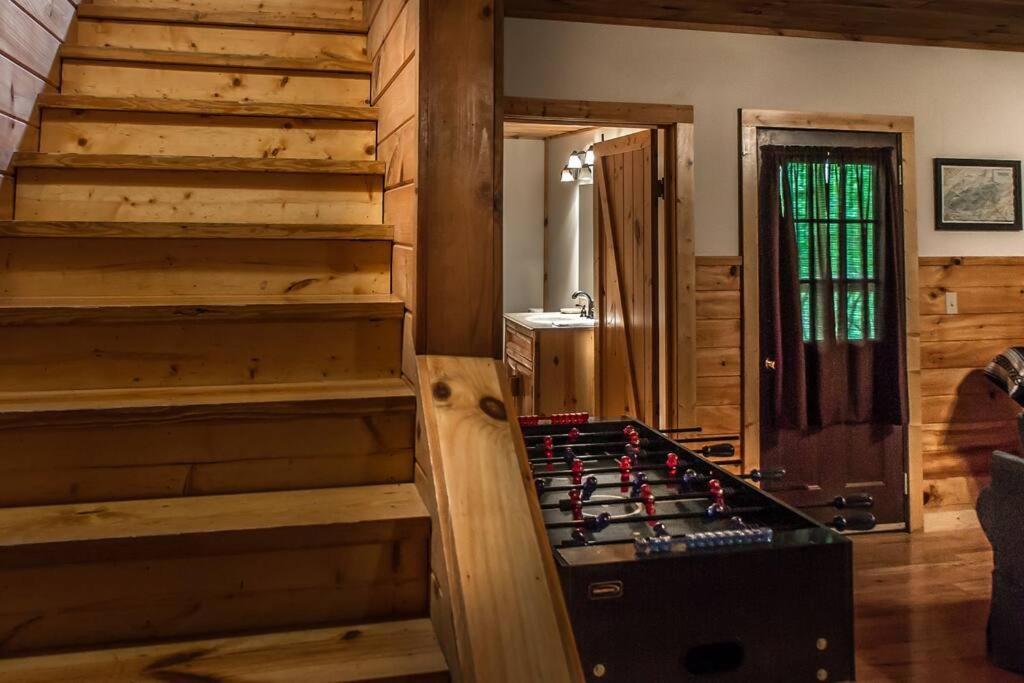 Holly Tree Hideaway - Semi Secluded Mtn Setting Villa Sevierville Buitenkant foto