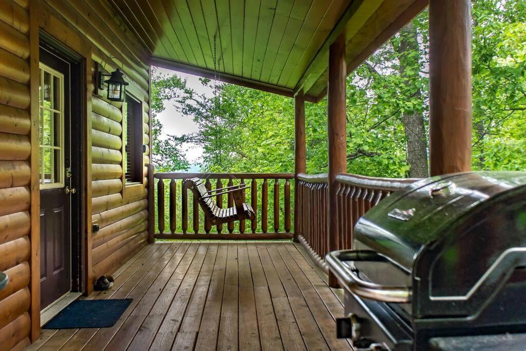 Holly Tree Hideaway - Semi Secluded Mtn Setting Villa Sevierville Buitenkant foto