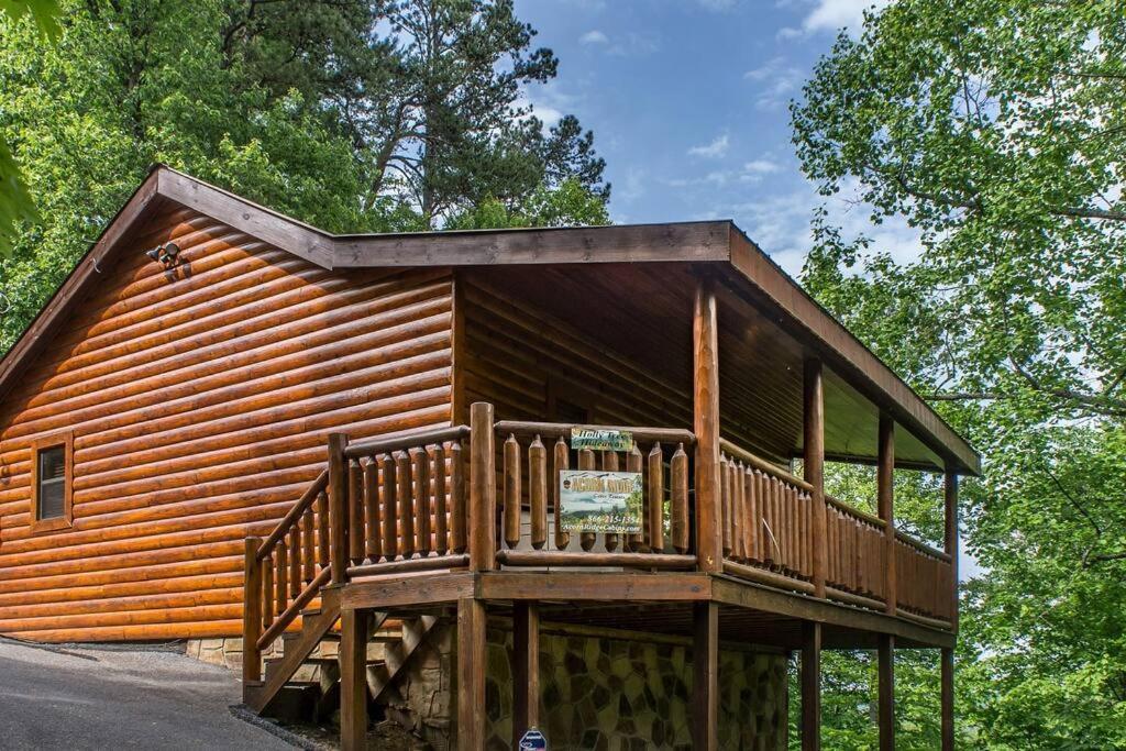 Holly Tree Hideaway - Semi Secluded Mtn Setting Villa Sevierville Buitenkant foto