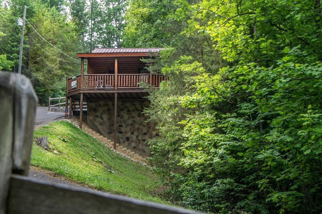 Holly Tree Hideaway - Semi Secluded Mtn Setting Villa Sevierville Buitenkant foto